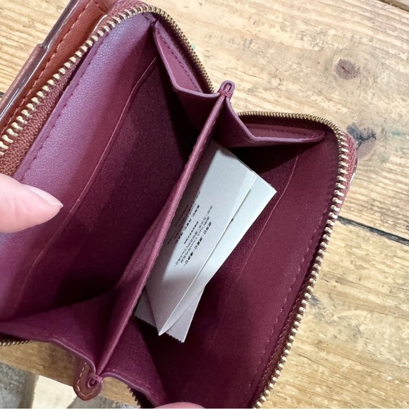 Coach Essential Billfold Wallet In Colorblock Signature Canvas - Picture 6 of 7